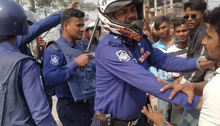 নারায়ণগঞ্জে পুলিশের সঙ্গে বিএনপির সংঘর্ষ, আহত ২০