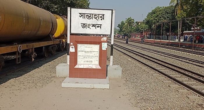 আদমদীঘিতে ট্রেনে কাটা পড়ে যুবকের মৃত্যু