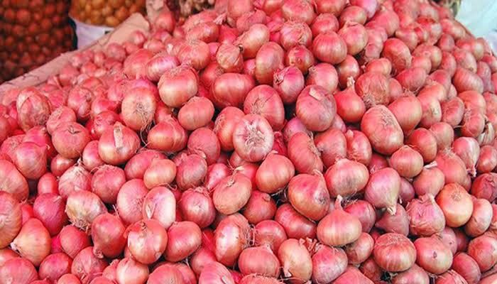 আবারও শতক ছুঁয়েছে দেশি পেঁয়াজ