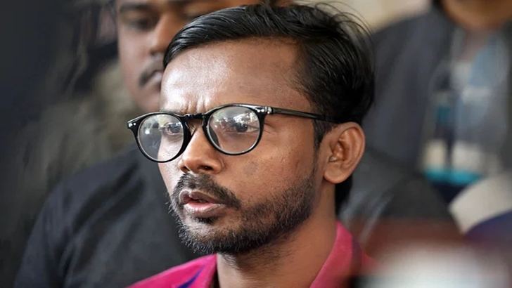 নির্বাচন থেকে সরে দাঁড়ালেন হিরো আলম
