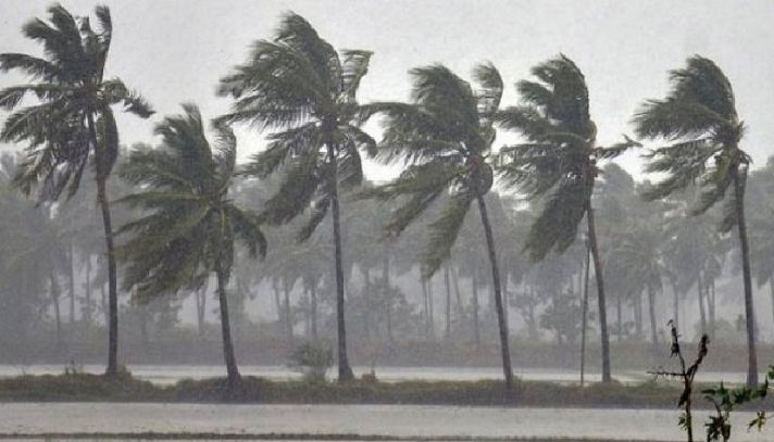 বজ্রসহ বৃষ্টির সম্ভাবনা, নদীবন্দরে সতর্কতা