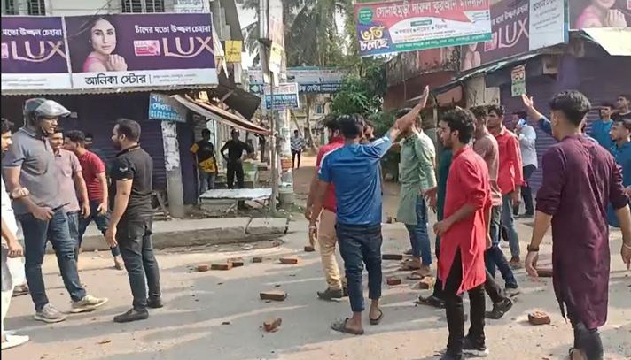 নোয়াখালীতে ছাত্রলীগের দুই পক্ষের পাল্টাপাল্টি ধাওয়া, ভাঙচুর