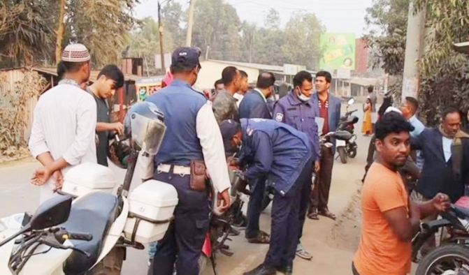 আখাউড়ায় ড্রাইভিং লাইসেন্স না থাকায় জরিমানা