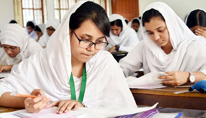 পিছিয়ে যাচ্ছে এইচএসসি পরীক্ষা