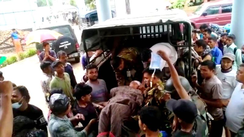 বান্দরবানে দুই ট্রাক খাদে, পাঁচ নারীসহ নিহত ৬