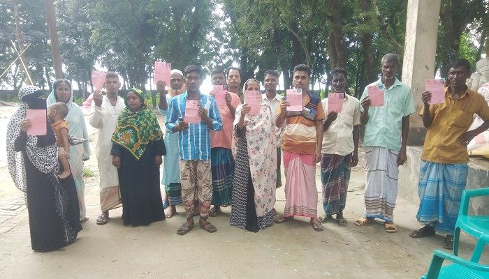 ইটনায় টিসিবির পণ্য বিতরণে অনিয়ম