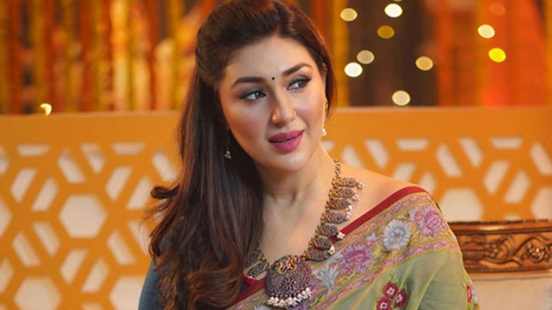 ভালোবাসা দিবসে সুখবর দেবেন অপু বিশ্বাস!
