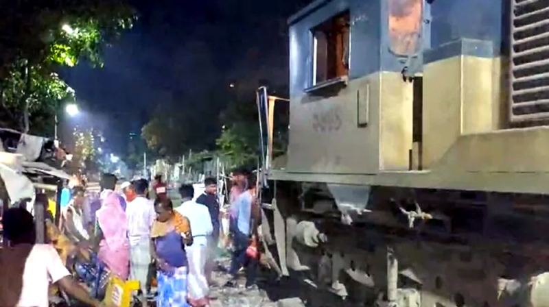 ময়মনসিংহ নগরীতে ট্রেনের ধাক্কায় প্রাণ গেল চাচা-ভাতিজির