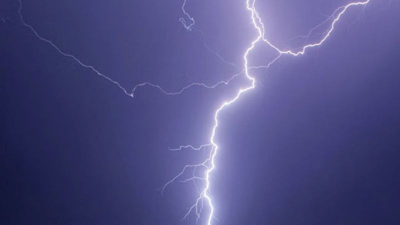 বজ্রপাতে ৪ জনের মৃত্যু