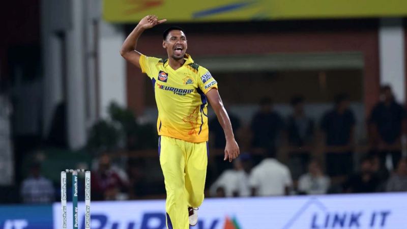 আইপিএলের মাঝপথে হঠাৎ দেশে ফিরলেন মুস্তাফিজ