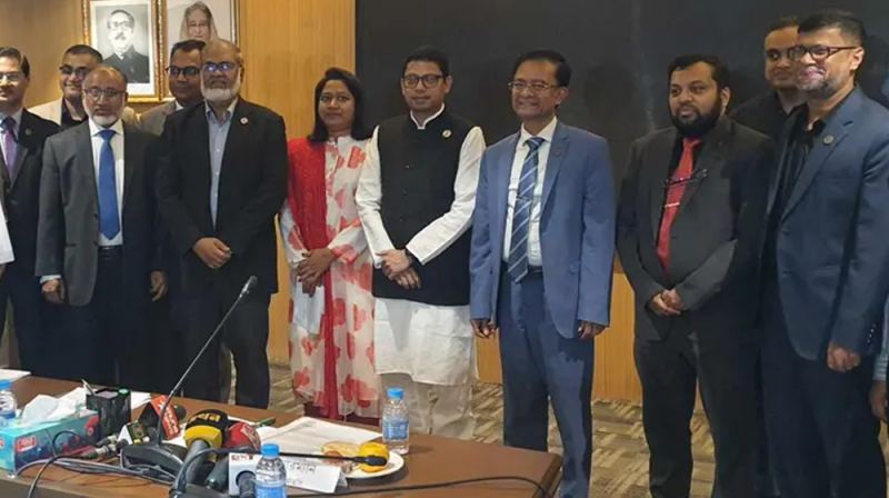 ৩ মোবাইল অপারেটরকে একীভূত লাইসেন্স দিলো বিটিআরসি