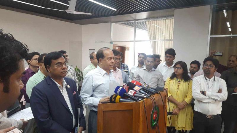 আমরা কোনো ধরনের বেকায়দায় নেই : সিইসি