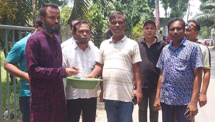 করিমগঞ্জে উপজেলা সাধারন পাঠাগার সচল করতে গণভিক্ষা কর্মসূচি