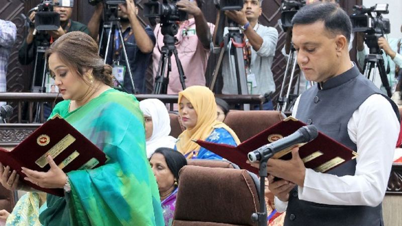 শপথ নিলেন মেয়র টিটু ও সূচনা