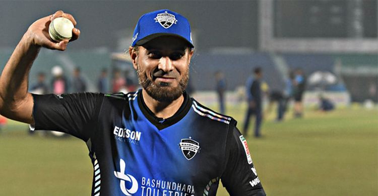 ভাঙা আঙুল নিয়েও ৫ উইকেট, ম্যাচ সেরা ইমরান তাহির!