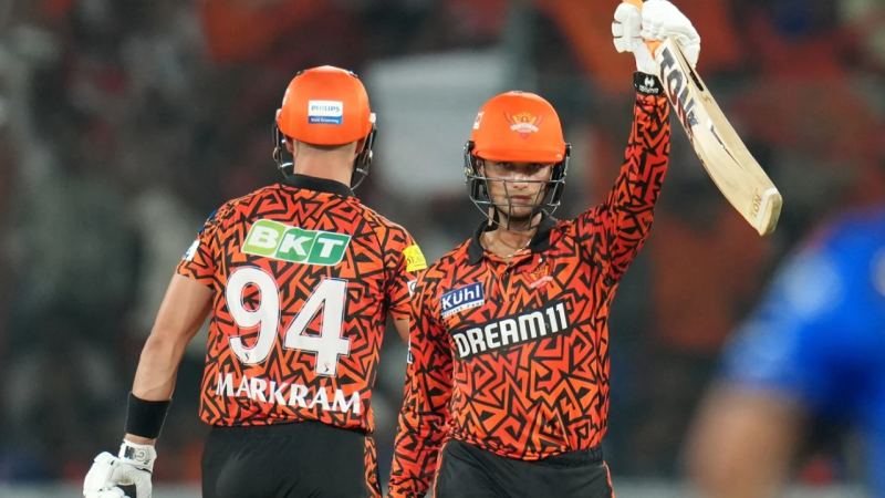 সব রেকর্ড ভেঙে আইপিএলে হায়দরাবাদের ইতিহাস