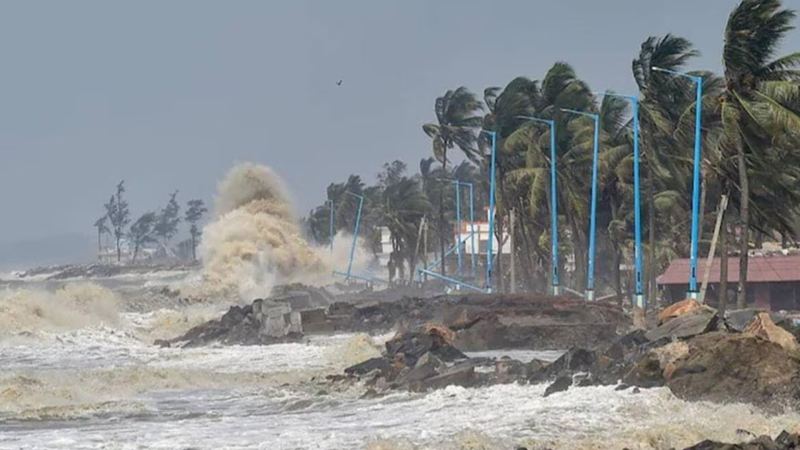 নিম্নচাপে রূপ নিল লঘুচাপ, উপকূলে ঝড়ো হাওয়ার শঙ্কা