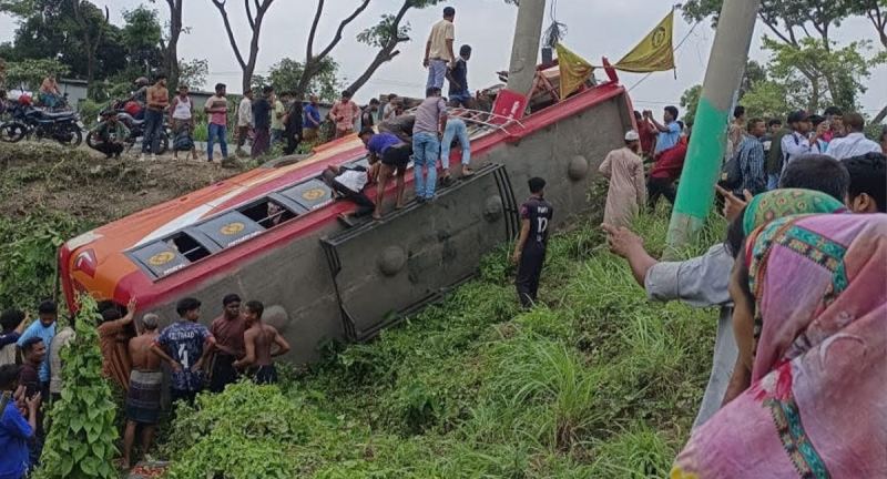 ফরিদপুরে সড়ক দুর্ঘটনায় নিহত ৫, আহত ৩৫