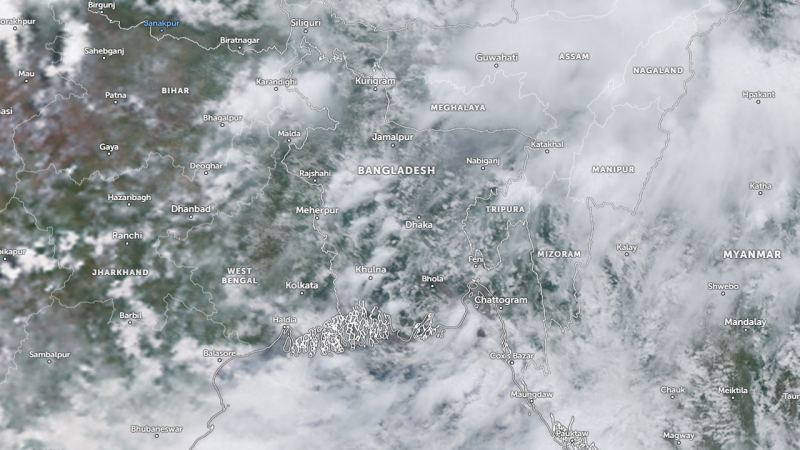 দেশের আকাশে শক্তিশালী বৃষ্টিবলয় : বেশি বৃষ্টির আভাস সিলেট-চট্টগ্রামে
