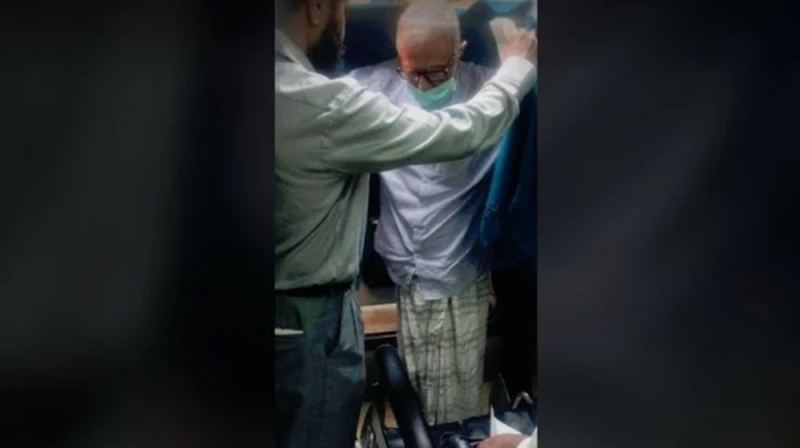 চিকিৎসা শেষে দেশে ফিরলেন সাবেক রাষ্ট্রপতি আবদুল হামিদ