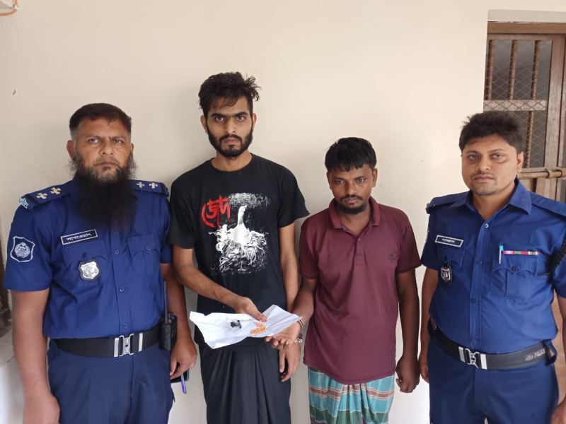 বেতাগীতে ৫০ পিচ ইয়াবাসহ দুই যুবক গ্রেপ্তার, মোটরবাইক জব্দ