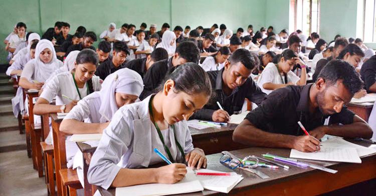 মঙ্গলবারের এইচএসসি পরীক্ষা স্থগিত: তথ্য উপদেষ্টা