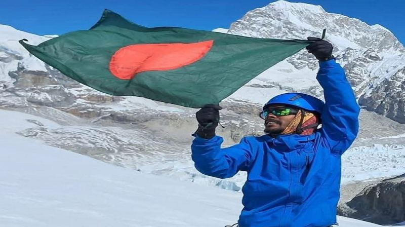 সপ্তম বাংলাদেশি হিসেবে এভারেস্ট জয় করলেন ইকরামুল
