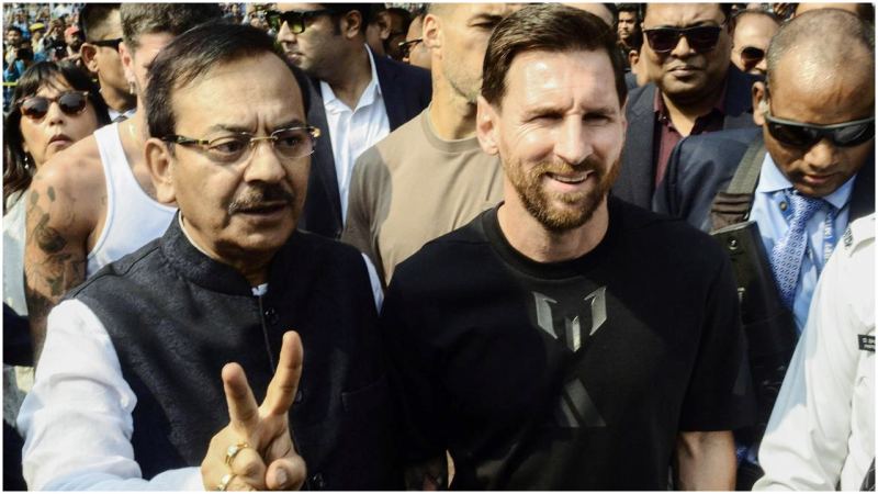 মেসির সফরে বিশৃঙ্খলা, পদত্যাগ করলেন পশ্চিমবঙ্গের ক্রীড়ামন্ত্রী