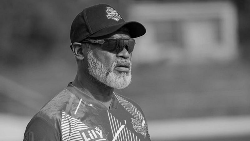 মাঠে লুটিয়ে পড়ে মারা গেলেন ঢাকা ক্যাপিটালসের কোচ মাহবুব