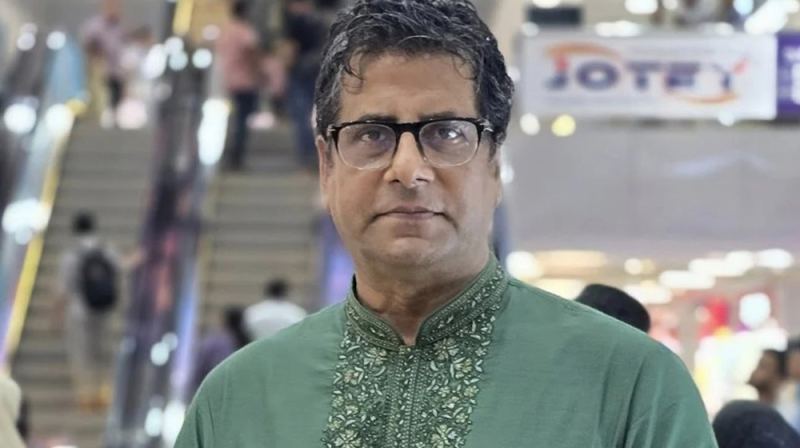 জিজ্ঞাসাবাদের জন্য ডিবি কার্যালয়ে সাংবাদিক আনিস আলমগীর