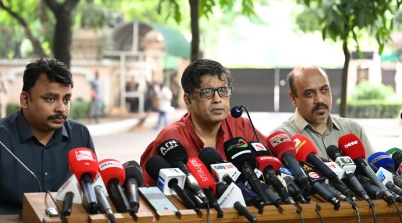 বিএনপি-জামায়াত-এনসিপির সঙ্গে বসছেন প্রধান উপদেষ্টা