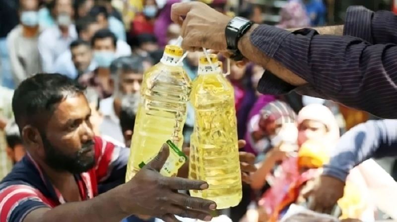 বড় লাফ টিসিবির তেলের দামে