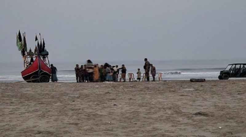 ৪২৭ রোহিঙ্গা নিয়ে হঠাৎই ডুবে গেল দুটি নৌকা