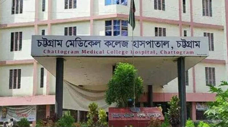 চট্টগ্রামে ৮ তলা ভবন থেকে পড়ে তিনজনের মৃত্যু