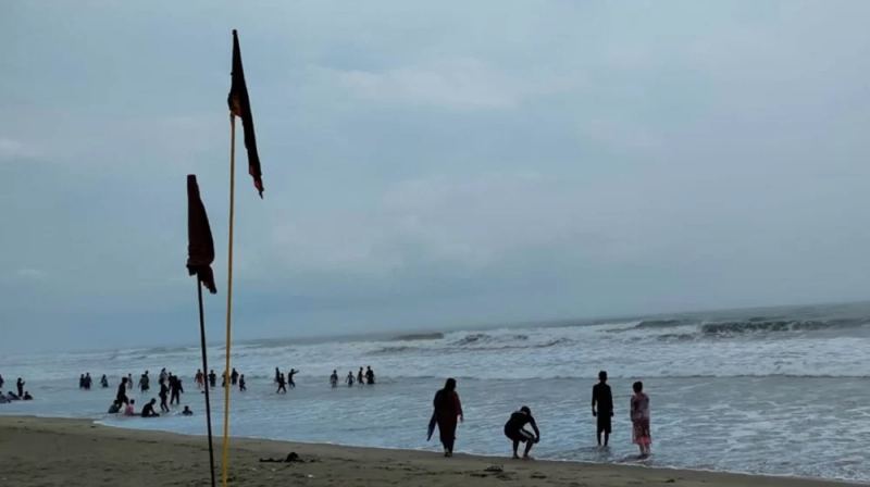 চার সমুদ্রবন্দর ও সাত অঞ্চলের নদীবন্দরে সতর্কতা