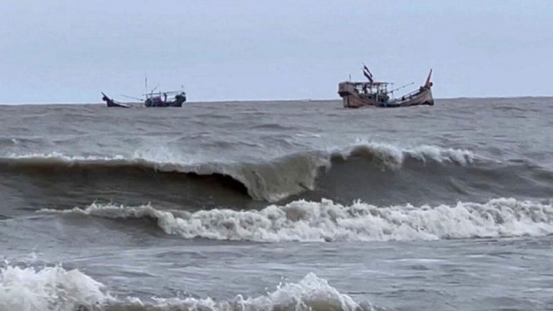 সমুদ্রবন্দরে তিন নম্বর সতর্ক সংকেত