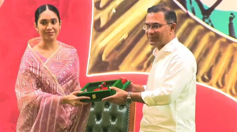 স্বাধীনতা পুরস্কারপ্রাপ্তদের হাতে পদক তুলে দিলেন প্রধানমন্ত্রী