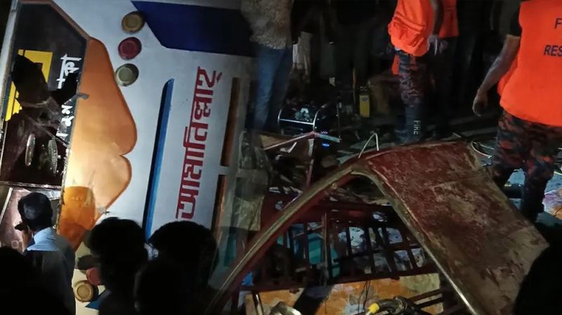 জামালপুরে অটোরিকশায় বাসের ধাক্কা, নিহত ৪