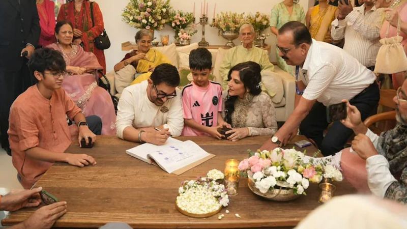 ৬১ বছর বয়সে তৃতীয় বিয়ে সারলেন আমির খান