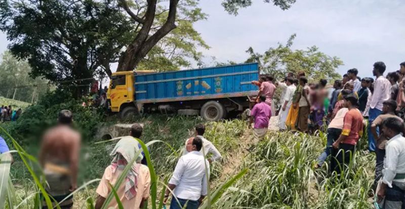 মানিকগঞ্জে ট্রাক-মোটরসাইকেল সংঘর্ষে নিহত ৩