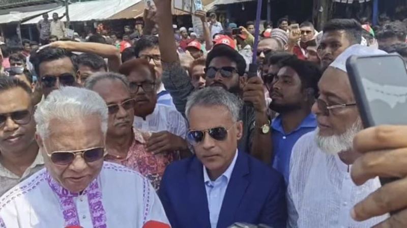 সেতুর সম্ভাব্যতা পরিদর্শনে এসে বিএনপির কর্মী–সমর্থকদের বিক্ষোভের মুখে মন্ত্রী