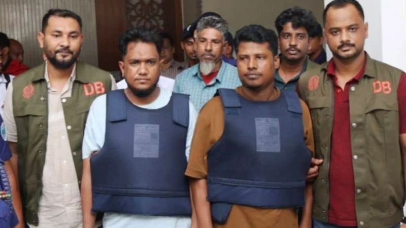 ধরা দেওয়ার আগে পুলিশকে ‘কসম’ কাটালেন সন্ত্রাসী মোবারক!