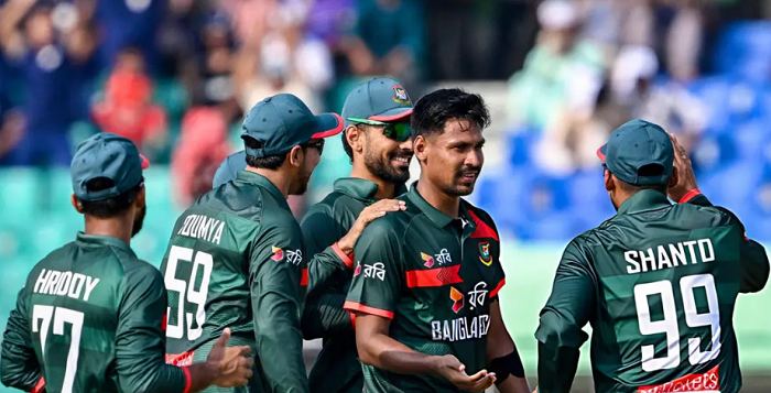 শান্তর সেঞ্চুরির পর মুস্তাফিজের ফাইফার, সিরিজ বাংলাদেশের