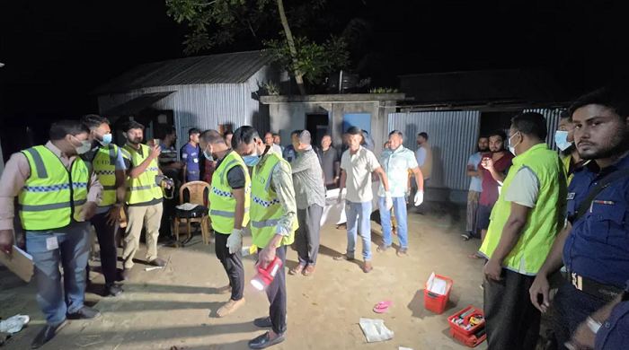 ফরিদপুরে মা-মেয়েসহ ৩ জনকে কুপিয়ে হত্যা