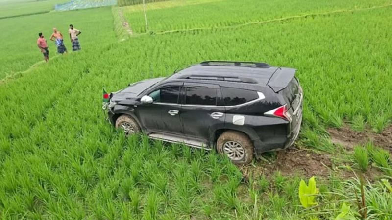 বগুড়ায় জনপ্রশাসন প্রতিমন্ত্রীর গাড়ির ধাক্কায় আহত নারীর মৃত্যু